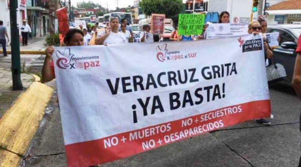 Xalapa, Ver.- Saliendo desde 20 de Noviembre hasta la plaza Lerdo en el centro de la ciudad marchan diversas organizaciones, familiares y madres de personas desaparecidas claman por encontrar a sus hijos así mismo exigen al gobierno un alto a la violencia que existe en el estado de Veracruz/ FOTOVER