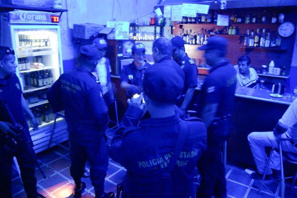 Operativo en bares y cantinas/Archivo-Fotover