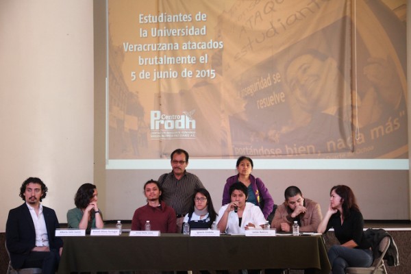 Conferencia de prensa ofrecida por los estudiantes atacados en el DF/Foto: Luis Barrón, Sinembargo