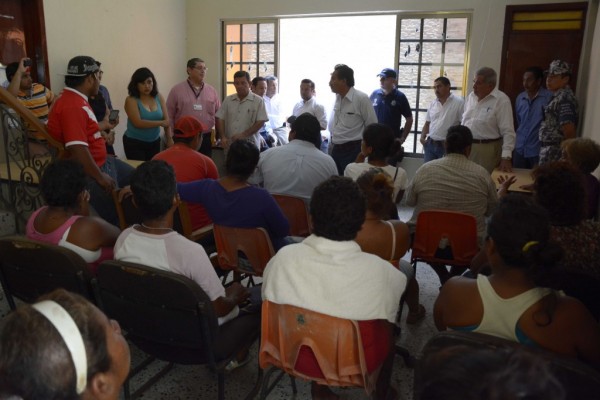 26JUN15-REUNIÓN-HABITANTES-LAGUNA-A-10-1024x683