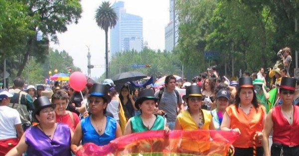 La marcha del orgullo gay se desarrolló ayer en la capital del país México.
