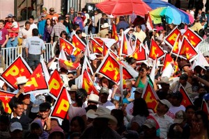 El INE pretende adjudicarse las prerrogativas del PT que no perdió registro