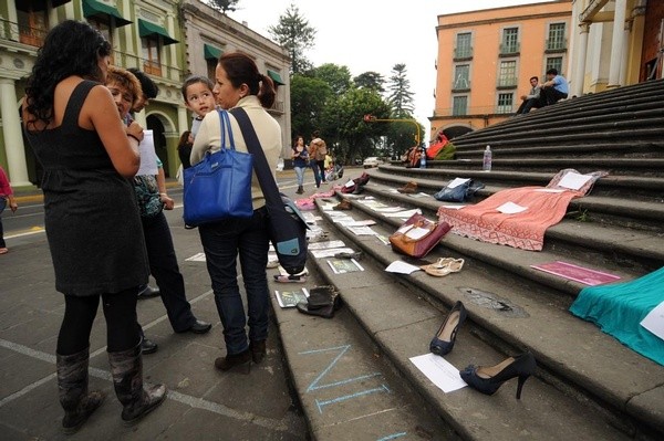 El colectivo Akelarre realizó protesta en Plaza Lerdo por elevada incidencia de crímenes contra mujeres