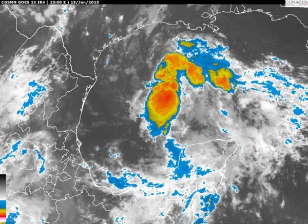 Continuarán el potencial de lluvias fuertes a intensas en la entidad veracruzana, el ambiente se mantendrá caluroso en la mayor parte de la región de pronóstico.