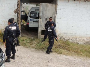 Según los policias el ex convicto les disparó