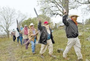Ante la ineficacia del Estado para ofrecerles seguridad, campesinos se arman para defenderse de la delincuencia organizada que los ataca casi todos los días