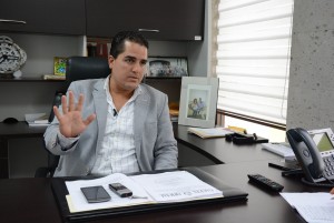 Adolfo Jesús Ramírez Arana legislador del PRI/Plumas Libres