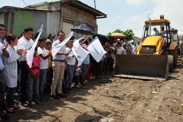 FOTO-INICIO-URBANIZACION-AMPLIACION-MIGUEL-ALEMAN-01