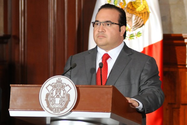 Javier Duarte ha resultado todo un "mago" para desaparecer recursos públicos.¿ Dónde quedaron otros 3 mil millones de pesos?