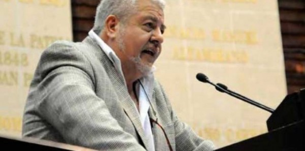 Manuel Huerta Ladrón pide a la PGR y la CNDH investigar el asesinato número 13 de periodista en Veracruz