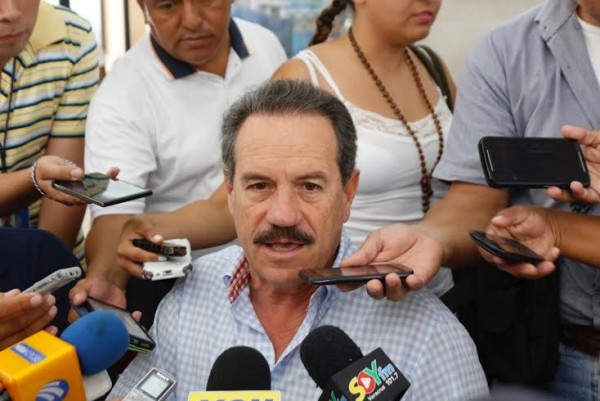 En más de 4 millones 634 mil 200 pobres. última cifra de pobres de Veracruz, revela fracaso del duartismo insiste Juan Bueno Torio diputado federal por el PAN