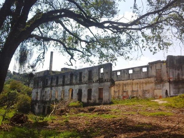 Vecinos piden clausuren obras en ex Fábrica de San Bruno