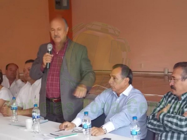Enrique Levet lider del FESAPAUV anunció acciones de presión para hoy si rectora Sara Ladrón de Guevara no cumple con pagos a profesores