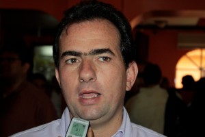Podría postularse como candidato independiente, dice José Yunes Zorrilla