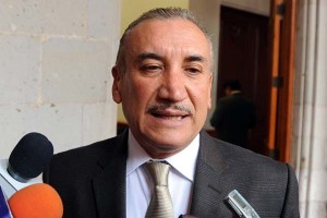 Con la venia del gobierno federal y la secretaria Rosario Robles Marcelo Montiel saquea recursos de SEDESOL