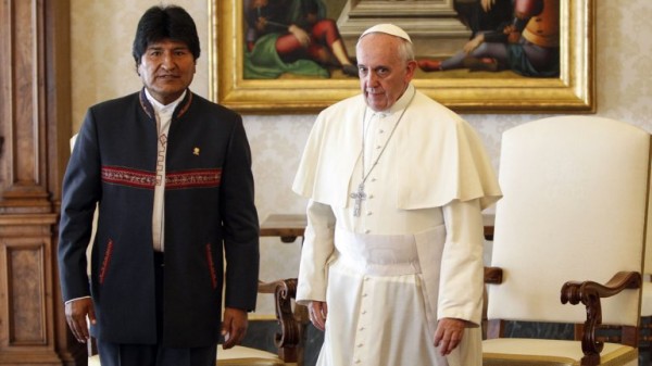 Papa Francisco en su visita a Bolivia con el presidente Evo Morales