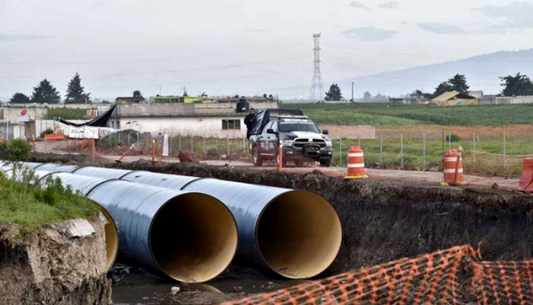 Trailers llegaban con los tubos para el tunel y nadie los vio/ Foto cortesía de Reportajes Metropolitanos