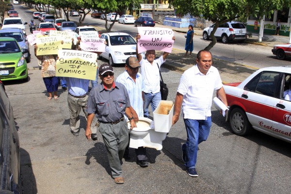 Protesta en Coatzacoalcos contra le nuevo reglamento de Tránsito de Veracruz/Fotover