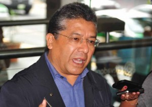 Uriel Flores se queda en el PRD pero buscará alejarlo de la nómina estatal
