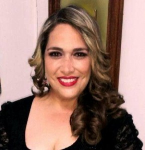 Cony Herrera reportera de Sociales del Periodico NOTIVER salió ilesa pero los delincuentes le quitaron su vehículo