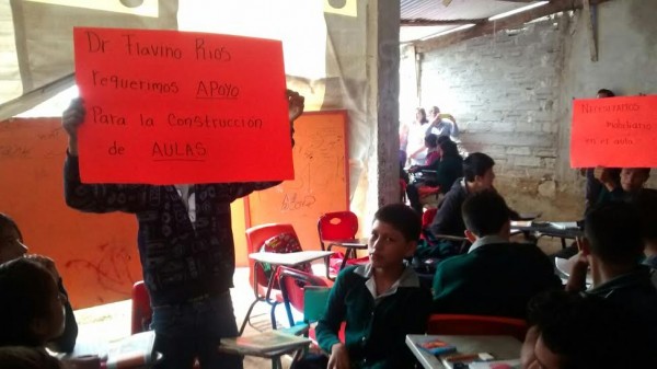 Con protestas los padres demandaron apoyo de la SEV/ Foto Fco.de Luna