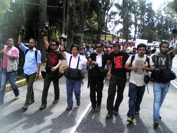 Los fotoreporteros amigos de Rubén Espinosa unidos en la exigencia de justicia/ Foto Francisco de Luna