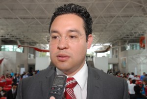 Julián Loyo Helo engañó a los chicos ganadores del premio estatal de la Juventud 2014, no les han pagado