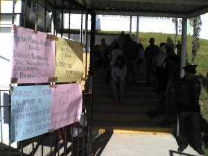 El paro de labores inició en las Choapas pero se sumarán tecnológicos de todo el estado por despidos de profesores