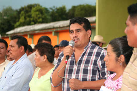 Tras desaparición de "El Oaxaco", ahora intentan secuestrar al ex alcalde de Tatahuicapan Esteban Bautista Hernández