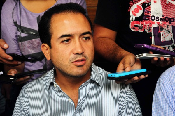 El Senador Fernando Yunes Márquez/Fotover