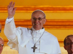 Papa Francisco llegó a Cuba en un considerado viaje "político"