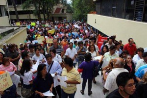 Exigen que IPE les cumpla pagos pendientes desde hace casi 2 años