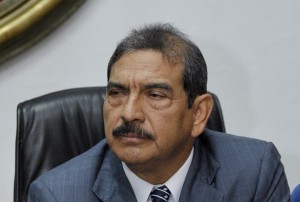 Alberto Sosa Hernández de mal en peor/ FOTOJAROCHA.COM/ Eka Rios