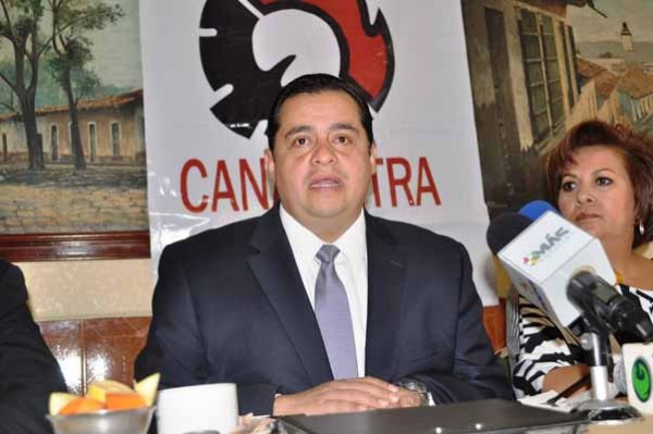 Carlos Salvador Abreu Domínguez, presidente de la Cámara Nacional de la Industria de la Transformación en contra del incremento a la nómina, exige pagos de adeudos/ Foto Jarocha