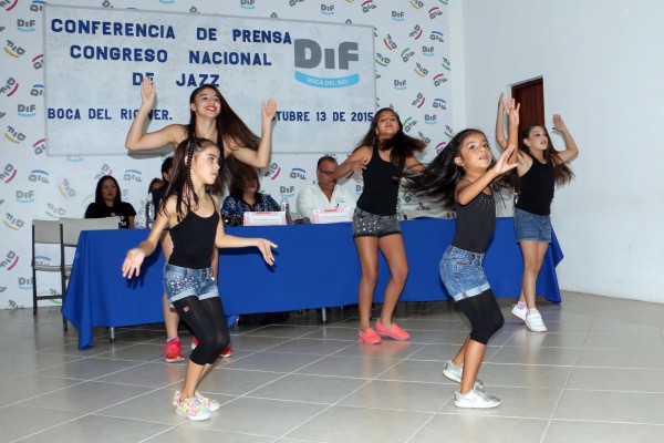 FOTO DIF CONGRESO NACIONAL DANZA JAZZ 02