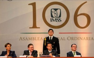 Enrique Peña Nieto desmiente privatización del IMSS, pero reforma de salud, que se prepara dice otra cosa
