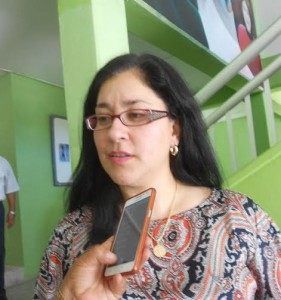 Liliana Villalobos, oficial secretaria del Juzgado Primero de Primera Instancia tiene miedo hasta de insistir en el pago pues el magistrado usará influencias para correrla/ Foto Valencia.
