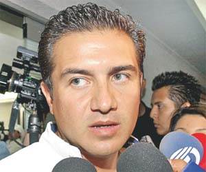 Que ofrezcan cuentas claras para que alcance el dinero, les dice Yunes Márquez a los del gabinete
