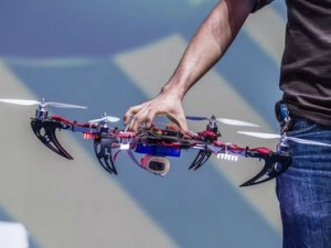 Toma fotografías, video y vuela