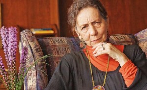 Un 25 de Octubre nace la escritora y traductora mexicana Esther Seligson.