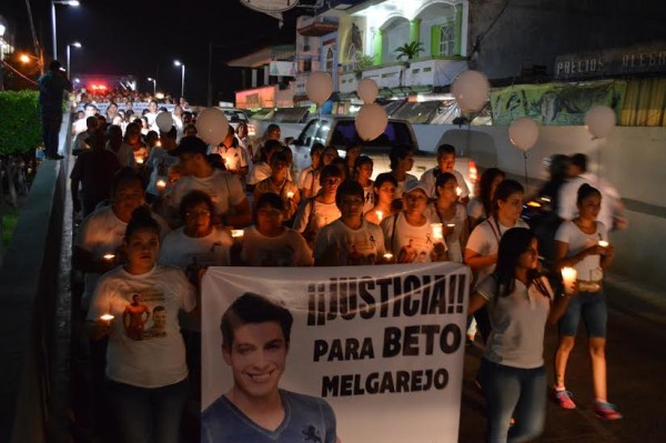 Cientos de ciudadanos se sumaron a la protesta por asesinato de Beto Melgarejo/ Foto Plumas Libres