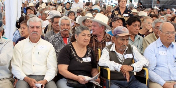 El mal manejo de recursos en la administración estatal, también afectó a los adultos mayores