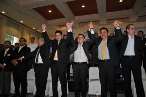 Mudos se quedaron en el palacio de la corrupción con la alianza PAN-PRD por la minigubernaturawww.fotover.com.mx
