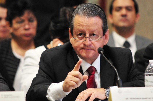 Fernando Benítez Obeso, Secretario de Salud durante su comparecencia ante diputados de la LXIII Legislatura de Veracruz/Fotover