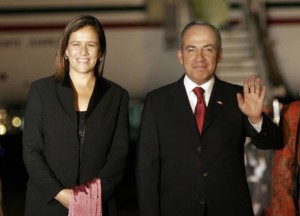 Felipe Calderón lo mantienen los impuestos de los mexicanos para que ande en campaña
