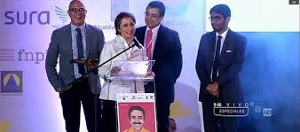 Periodistas despedidos de MVS por difundir el reportaje de la Casa Blanca de EPN, ahora ganan el Premio Latinoamericano de Periodismo de Investigación 2015, en la COLPIN 2015.