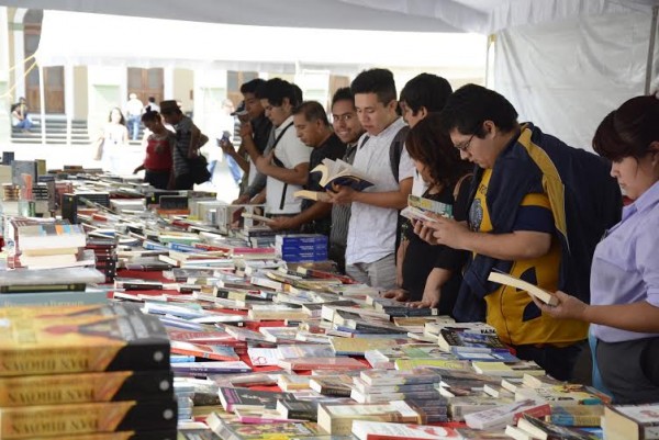 Para este día se tiene programada la inauguración de la Feria Internacional del Libro por parte de las autoridades encabezadas por el presidente municipal Tomás Ríos Bernal