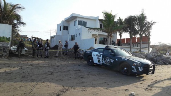 Miguel Sarmiento Uribe, jefe de delegados de Tránsito del estado, se encontraba en la residencia de Alfonso Enríquez Bousart, vicepresidente de Transportistas del estado/ foto Agencias