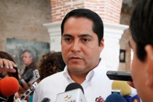 Victor Alvarado de la secretaria del Medio Ambiente pactó la compra de la palma y ahora se niegan a pagar