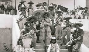 Pese a que tuvo su revolución en 1910, hoy México tiene más de 50 millones de pobres por el modelo económico neoliberal que ha crecido las riquezas de solo 5 familias en el país
